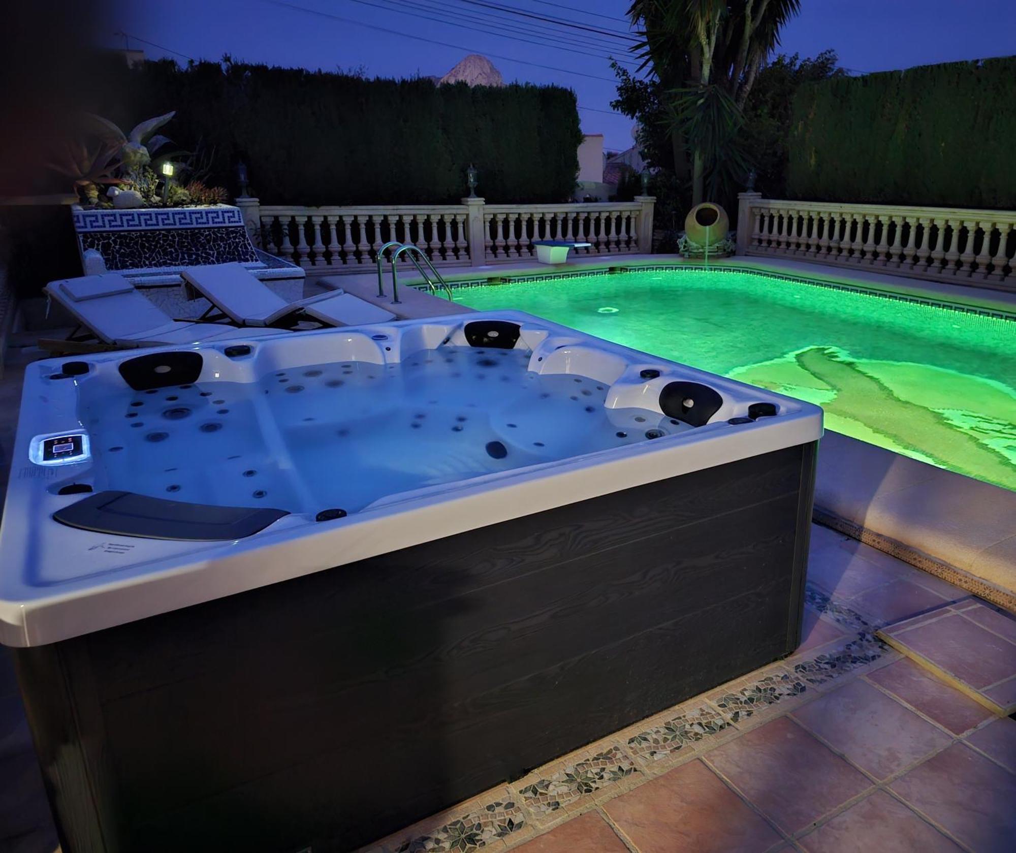 Luxury Villa - Pool, Hot Tub, Aircon, Tvs, Home Cinema, Office, Gbit Internet, Sports Equipment Calpe Esterno foto