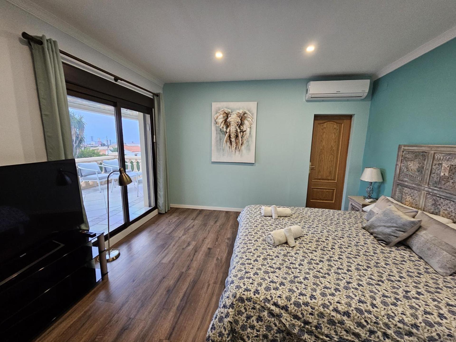 Luxury Villa - Pool, Hot Tub, Aircon, Tvs, Home Cinema, Office, Gbit Internet, Sports Equipment Calpe Esterno foto